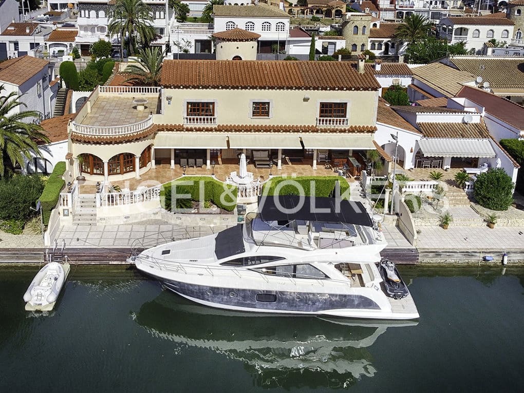 5 quarto Moradia para venda em Empuriabrava com piscina garagem - 3 995 000 € (Ref: 9005755)
