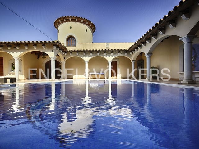 5 sypialnia Willa na sprzedaż w Empuriabrava, Castelló d'Empúries z basenem garażem - 3 995 000 € (Ref: 9005755)