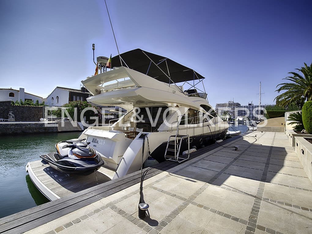 5 quarto Moradia para venda em Empuriabrava com piscina garagem - 3 995 000 € (Ref: 9005755)