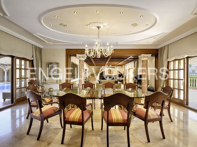 5 sypialnia Willa na sprzedaż w Empuriabrava, Castelló d'Empúries z basenem garażem - 3 995 000 € (Ref: 9005755)