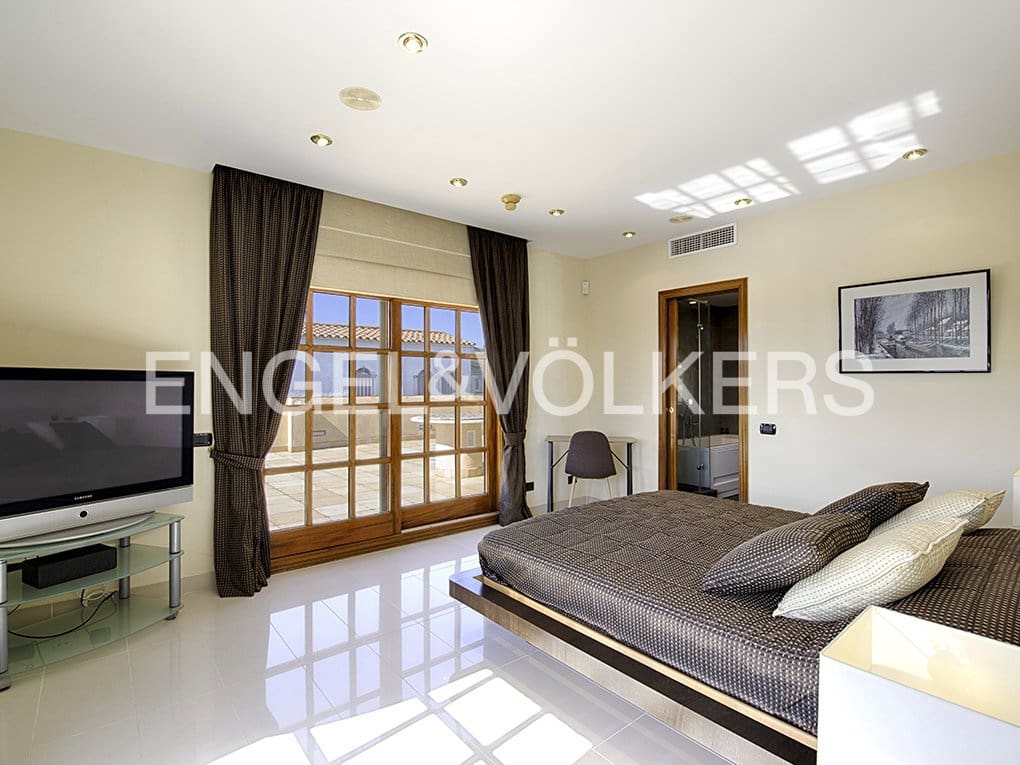 5 quarto Moradia para venda em Empuriabrava com piscina garagem - 3 995 000 € (Ref: 9005755)
