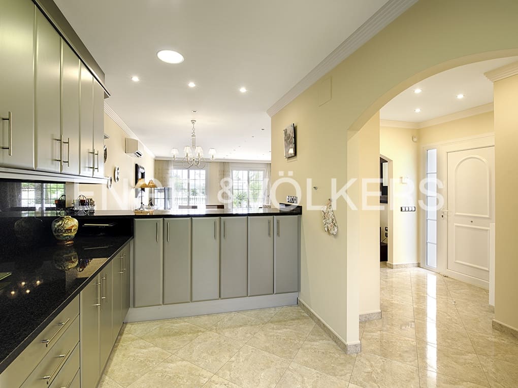 3 slaapkamer Villa te koop in Empuriabrava met zwembad garage - € 1.199.000 (Ref: 9005757)