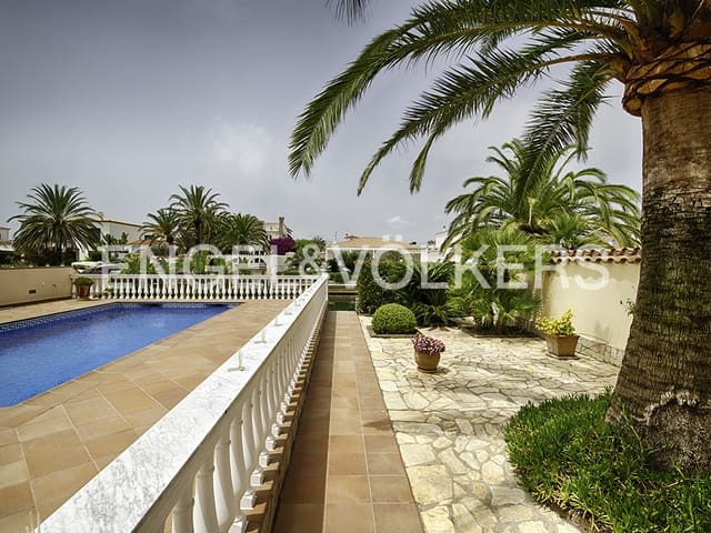 3 Zimmer Villa zu verkaufen in Empuriabrava, Castelló d'Empúries mit Pool Garage - 1.199.000 € (Ref: 9005757)