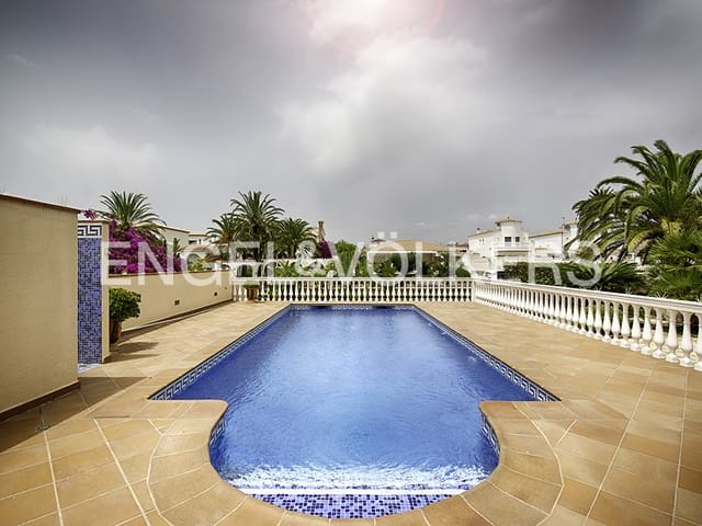 3 Zimmer Villa zu verkaufen in Empuriabrava, Castelló d'Empúries mit Pool Garage - 1.199.000 € (Ref: 9005757)