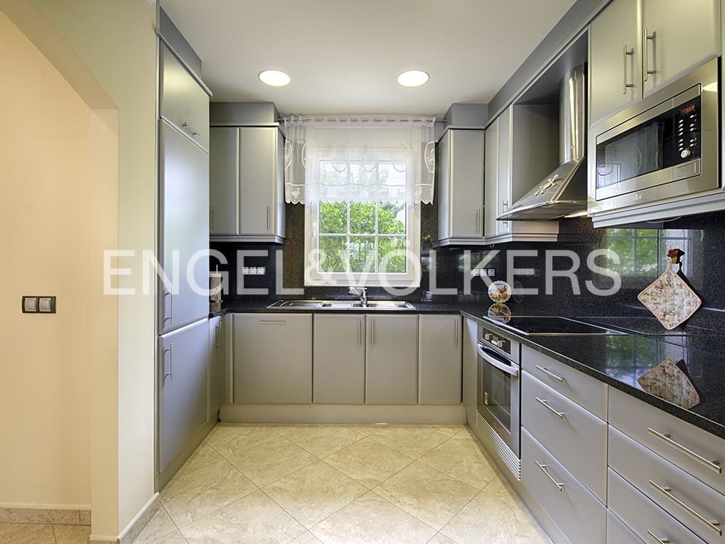 3 slaapkamer Villa te koop in Empuriabrava met zwembad garage - € 1.199.000 (Ref: 9005757)