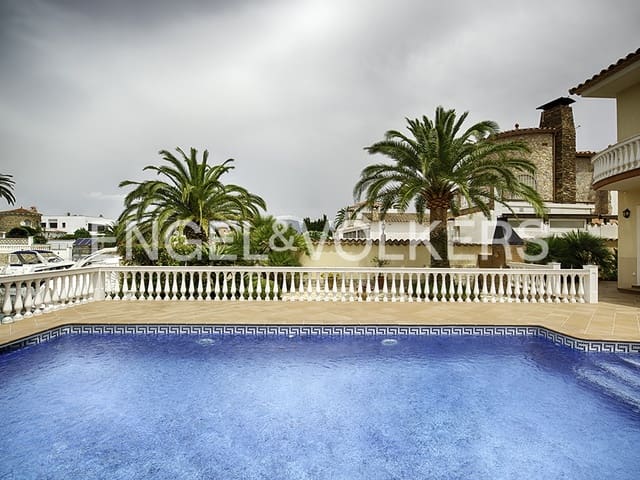 3 Zimmer Villa zu verkaufen in Empuriabrava, Castelló d'Empúries mit Pool Garage - 1.199.000 € (Ref: 9005757)