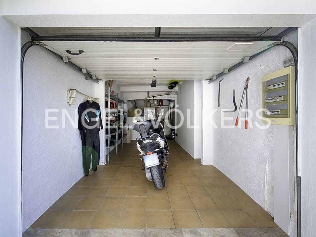 3 soveværelse Villa til salg i Empuriabrava med swimmingpool garage - € 1.150.000 (Ref: 9005758)