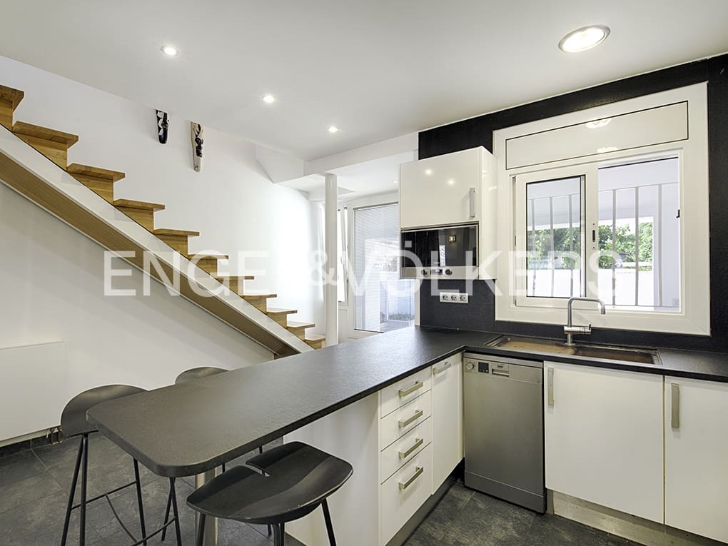 3 soveværelse Villa til salg i Empuriabrava med swimmingpool garage - € 1.150.000 (Ref: 9005758)