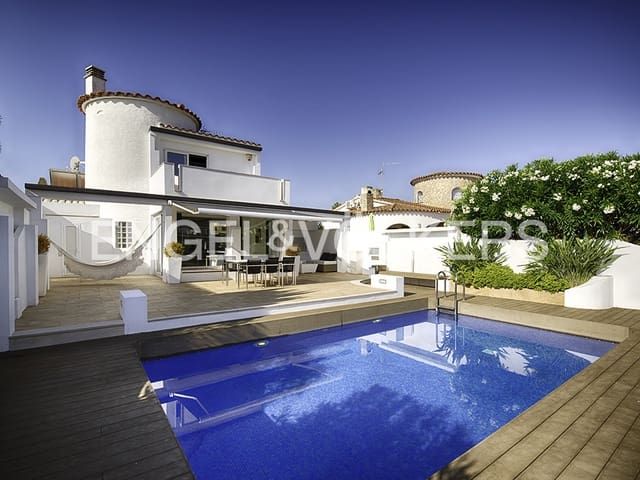 3 camera da letto Villa in vendita in Empuriabrava, Castelló d'Empúries con piscina garage - 1.150.000 € (Rif: 9005758)