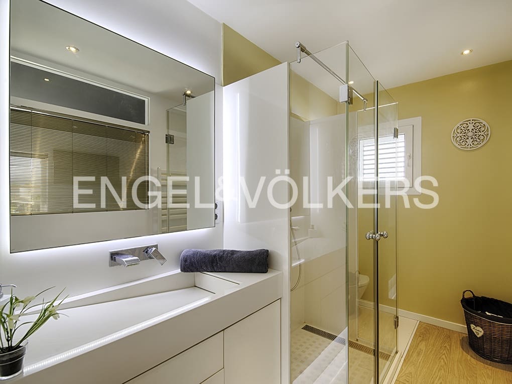 3 soveværelse Villa til salg i Empuriabrava med swimmingpool garage - € 1.150.000 (Ref: 9005758)