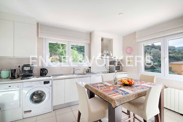 Chalet de 7 habitaciones en El Port de la Selva en venta con piscina garaje - 1.300.000 € (Ref: 9005760)