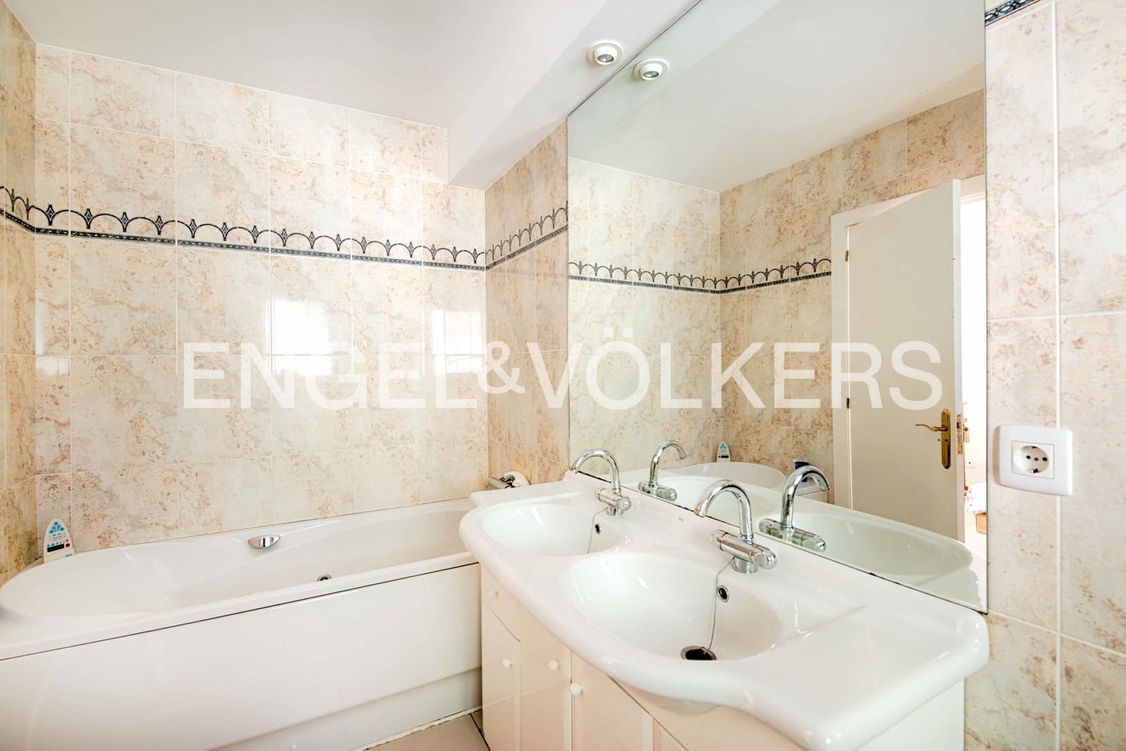 7 chambre Villa/Maison à vendre à El Port de la Selva avec piscine garage - 1 300 000 € (Ref: 9005760)