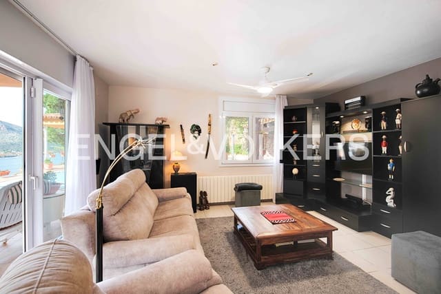 Chalet de 7 habitaciones en El Port de la Selva en venta con piscina garaje - 1.300.000 € (Ref: 9005760)