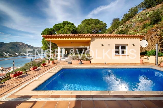Chalet de 7 habitaciones en El Port de la Selva en venta con piscina garaje - 1.300.000 € (Ref: 9005760)