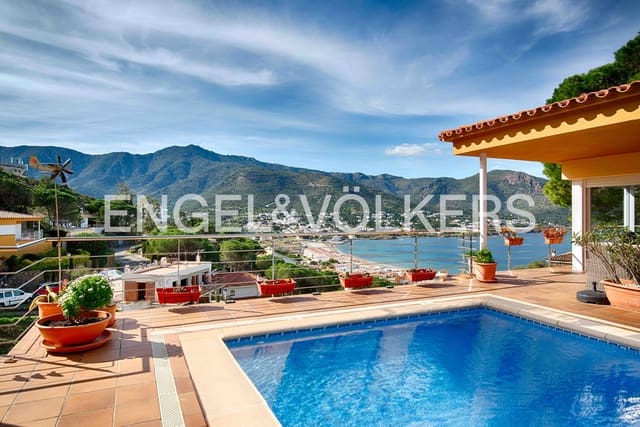 Chalet de 7 habitaciones en El Port de la Selva en venta con piscina garaje - 1.300.000 € (Ref: 9005760)