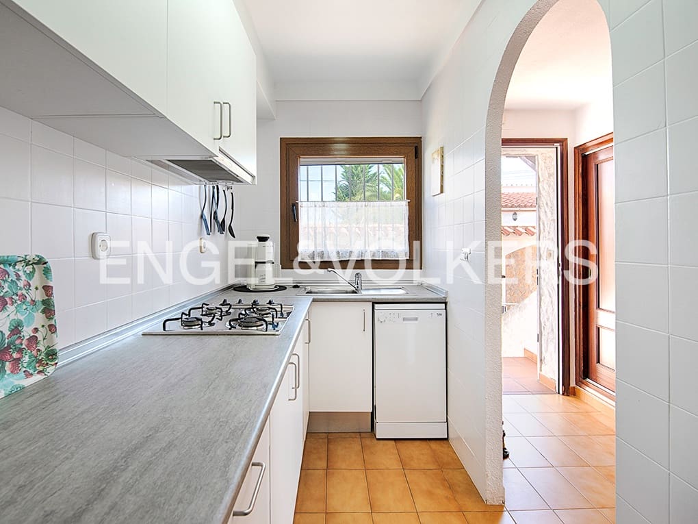 11 soveværelse Finca/Landehus til salg i Empuriabrava med garage - € 2.100.000 (Ref: 9005762)