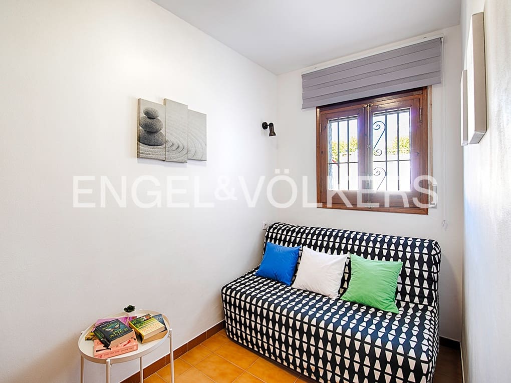 11 soveværelse Finca/Landehus til salg i Empuriabrava med garage - € 2.100.000 (Ref: 9005762)