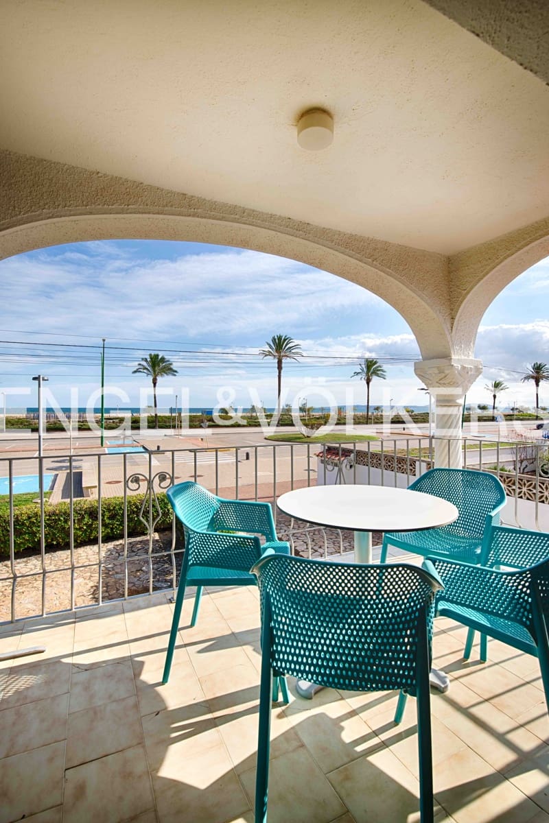 11 soveværelse Finca/Landehus til salg i Empuriabrava med garage - € 2.100.000 (Ref: 9005762)