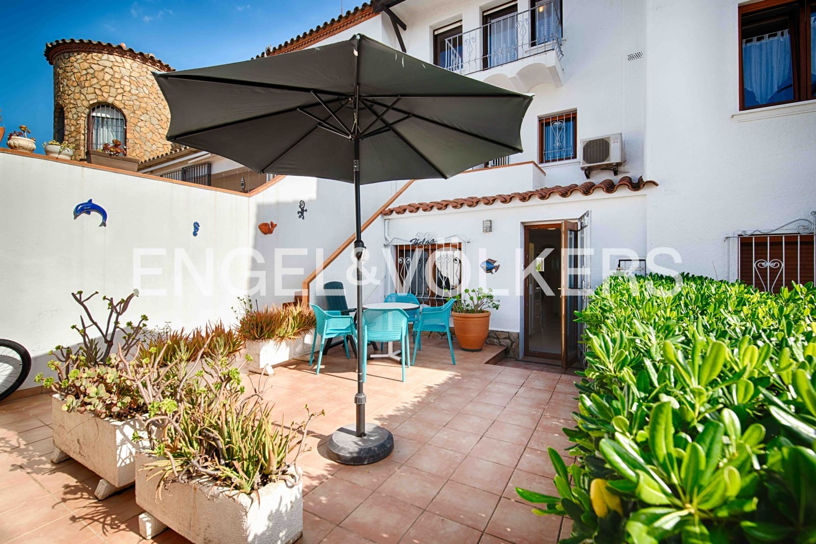 11 soveværelse Finca/Landehus til salg i Empuriabrava med garage - € 2.100.000 (Ref: 9005762)