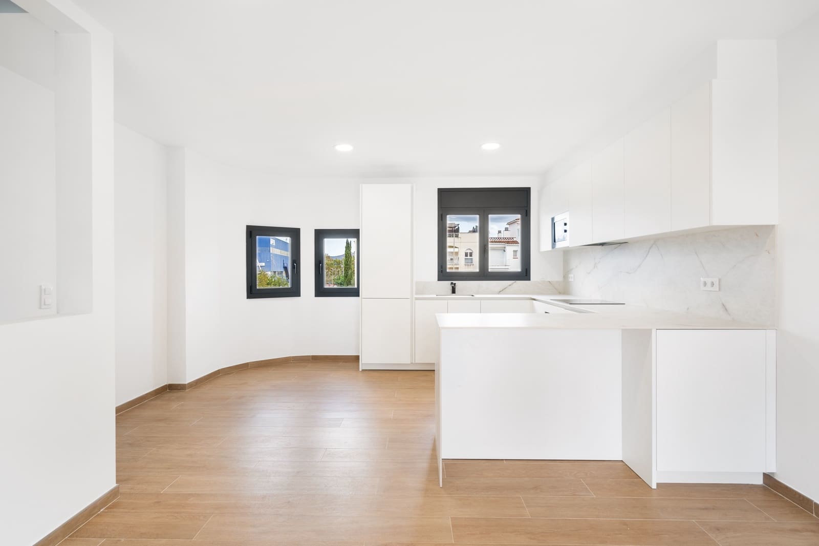 3 makuuhuone Rivitalo myytävänä paikassa Empuriabrava mukana 
autotalli - 639 000 € (Ref: 9005767)