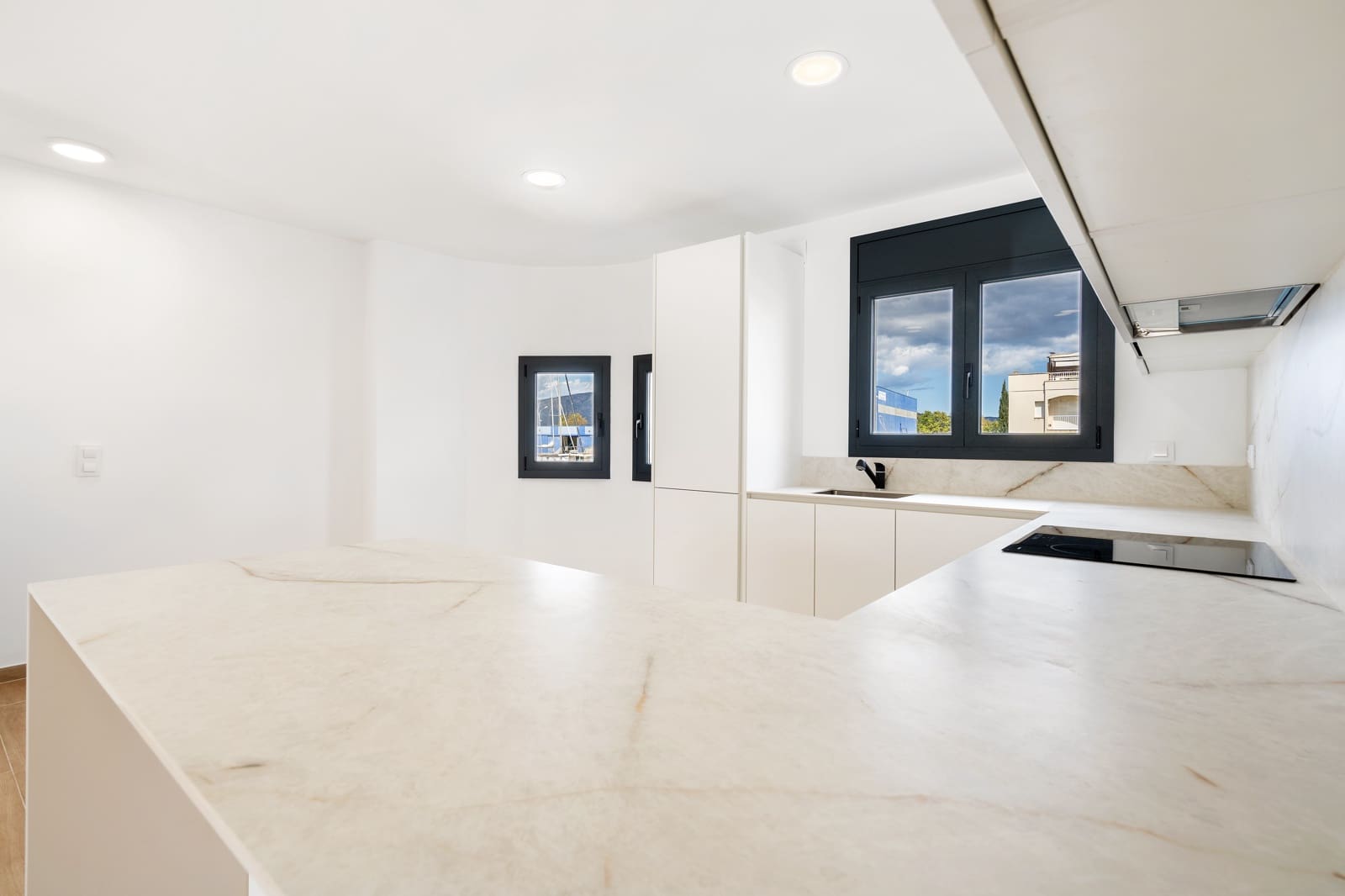 3 makuuhuone Rivitalo myytävänä paikassa Empuriabrava mukana 
autotalli - 639 000 € (Ref: 9005767)