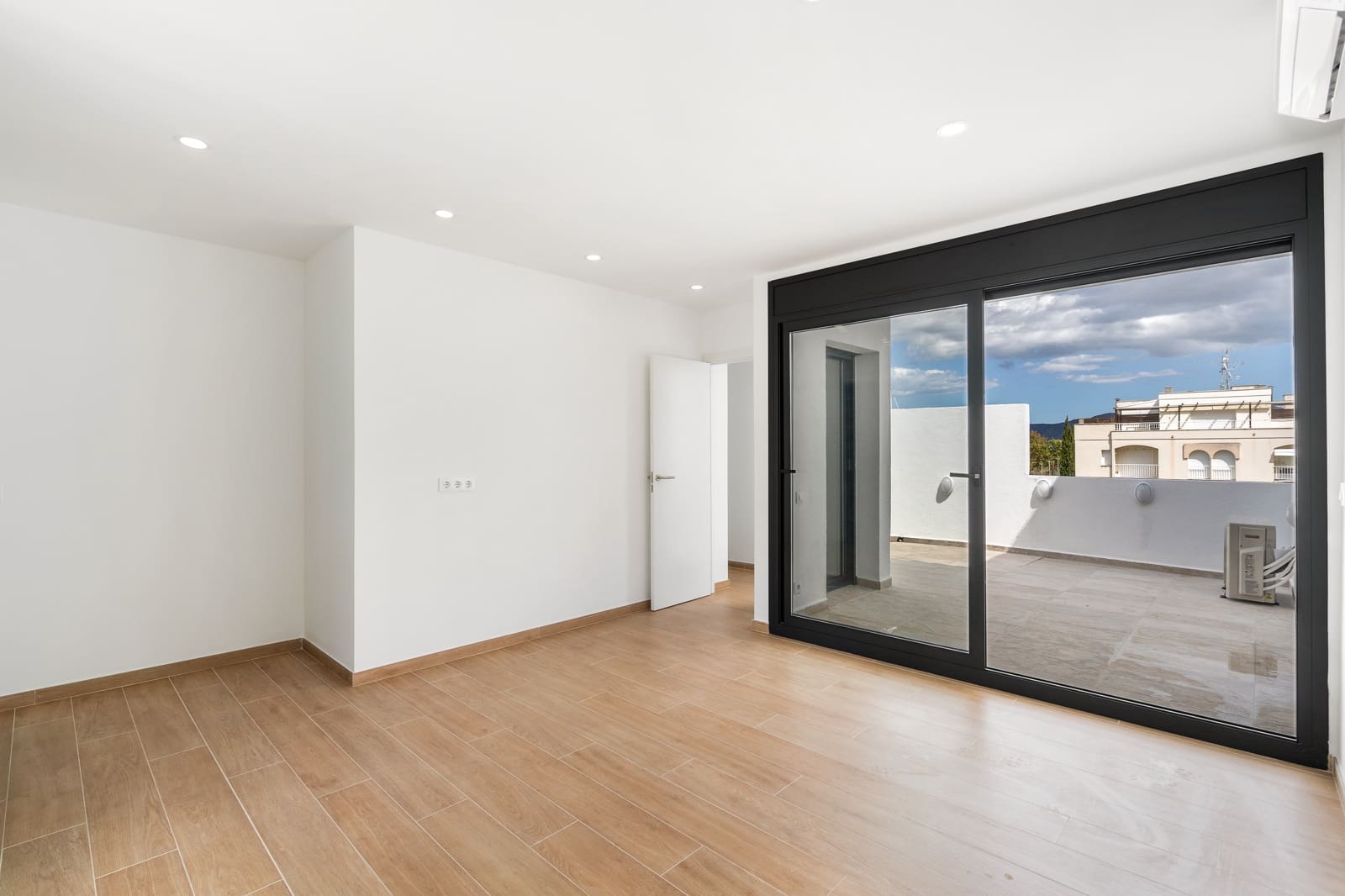 3 makuuhuone Rivitalo myytävänä paikassa Empuriabrava mukana 
autotalli - 639 000 € (Ref: 9005767)