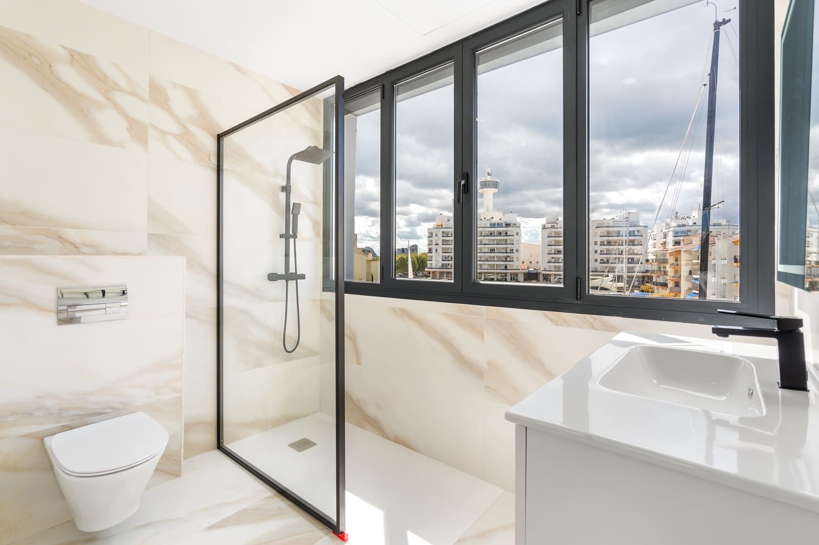 3 makuuhuone Rivitalo myytävänä paikassa Empuriabrava mukana 
autotalli - 639 000 € (Ref: 9005767)