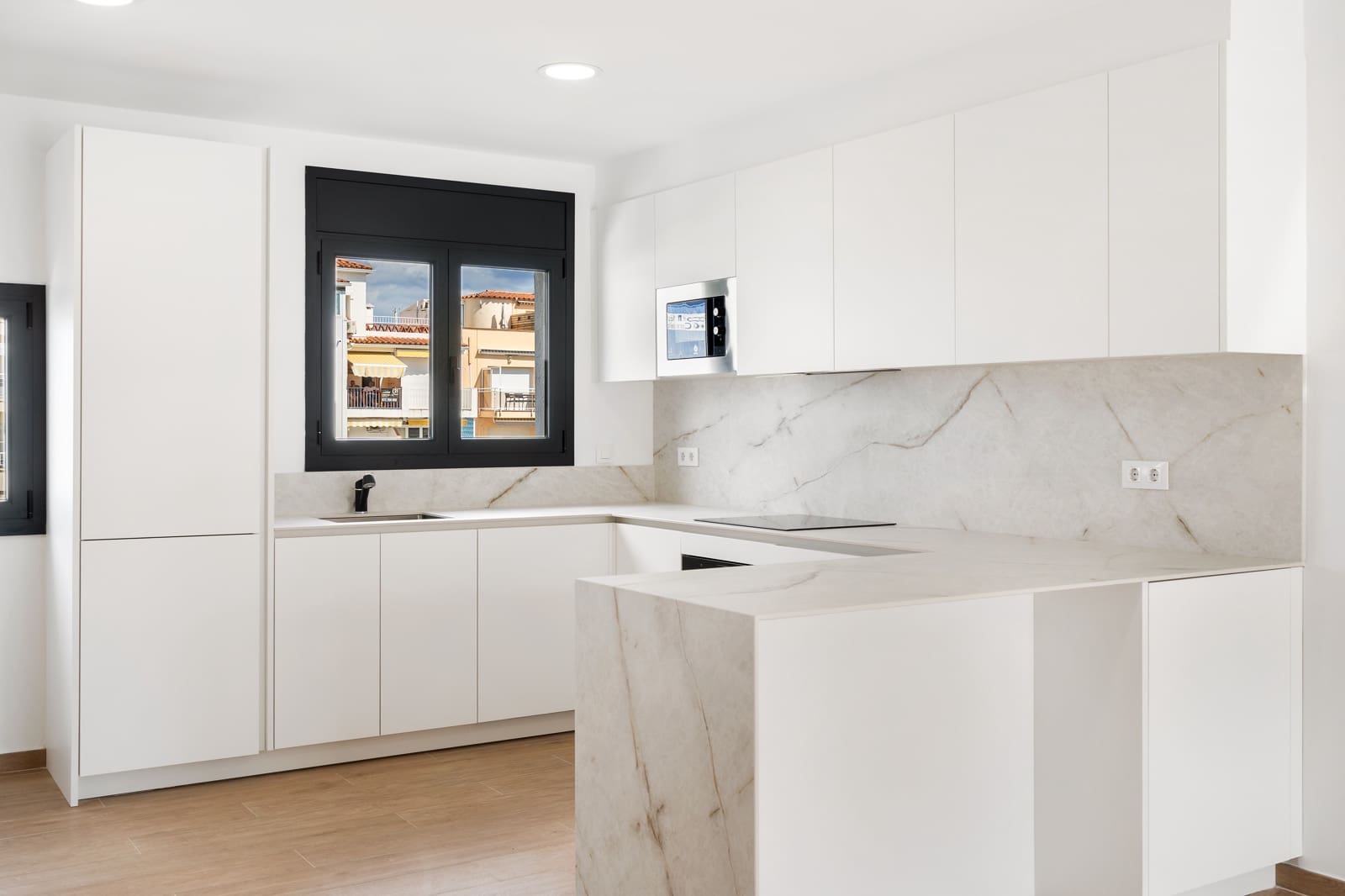 3 makuuhuone Rivitalo myytävänä paikassa Empuriabrava mukana 
autotalli - 639 000 € (Ref: 9005767)