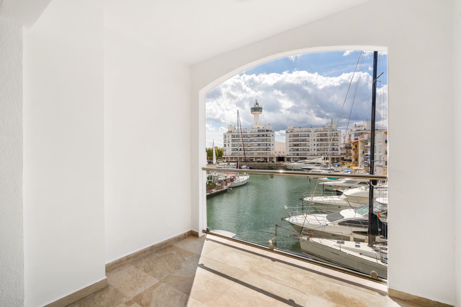 3 makuuhuone Rivitalo myytävänä paikassa Empuriabrava mukana 
autotalli - 639 000 € (Ref: 9005767)