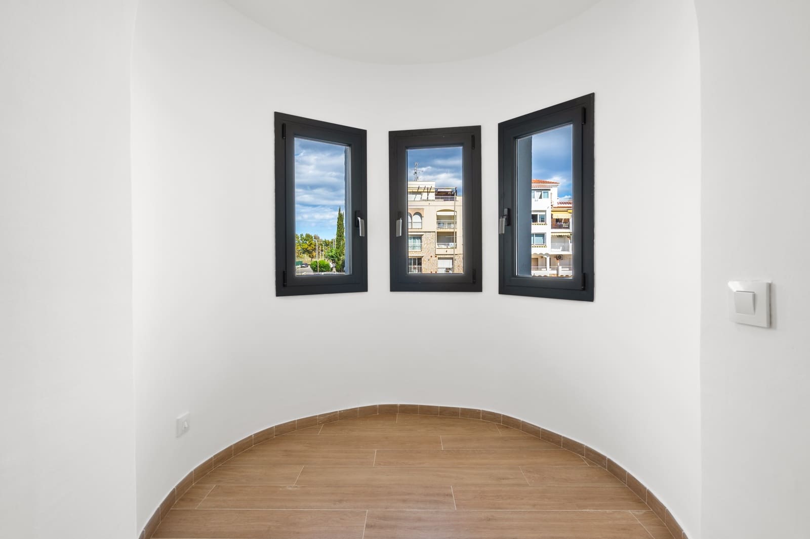 3 makuuhuone Rivitalo myytävänä paikassa Empuriabrava mukana 
autotalli - 639 000 € (Ref: 9005767)