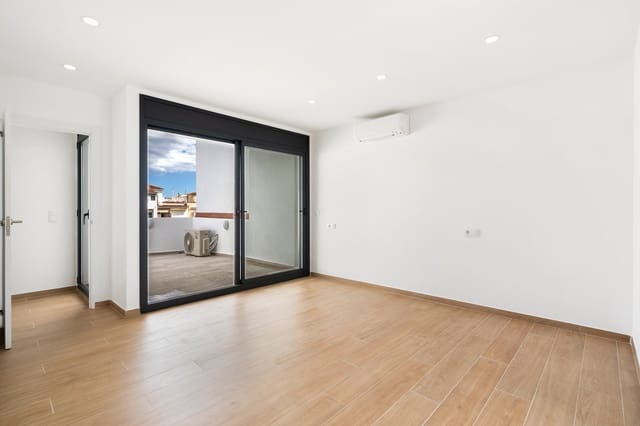 3 slaapkamer Rijtjeshuis te koop in Empuriabrava, Castelló d'Empúries met garage - € 599.000 (Ref: 9005767)