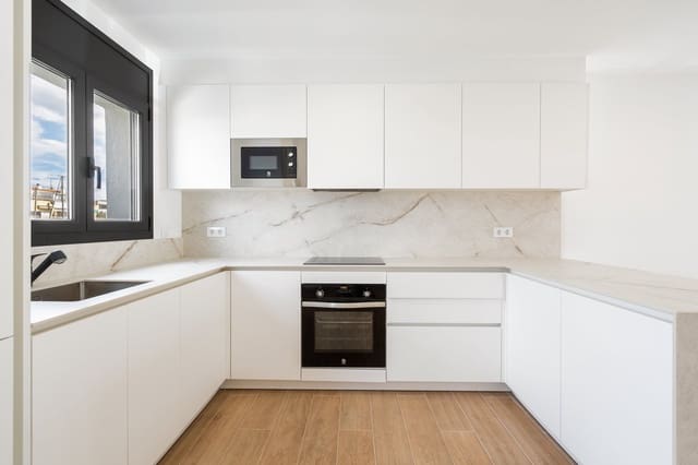 3 slaapkamer Rijtjeshuis te koop in Empuriabrava, Castelló d'Empúries met garage - € 599.000 (Ref: 9005767)