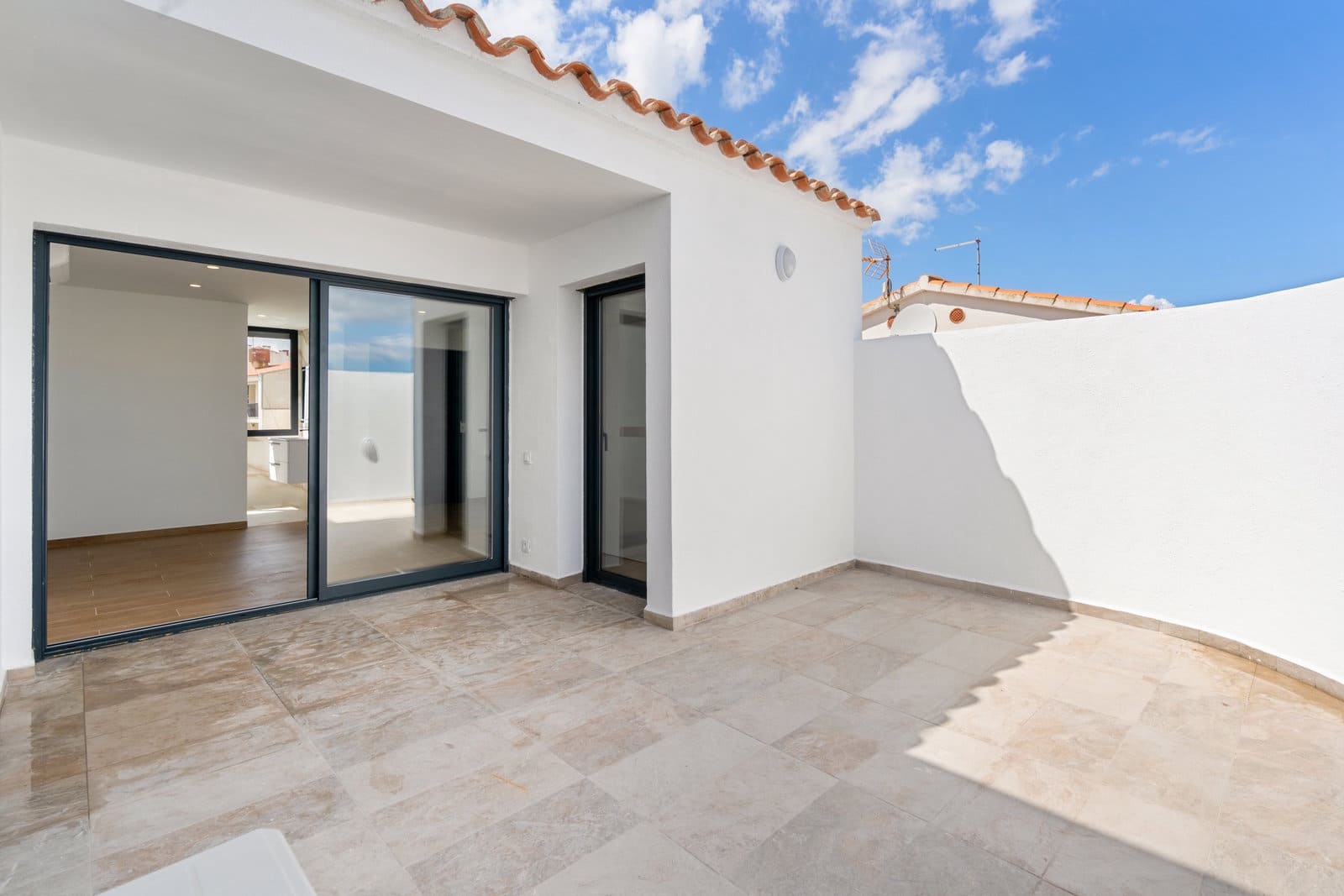 3 sovrum Radhus till salu i Empuriabrava med garage - 599 000 € (Ref: 9005767)