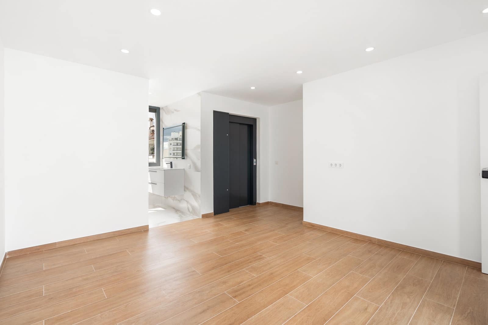 3 sovrum Radhus till salu i Empuriabrava med garage - 599 000 € (Ref: 9005767)