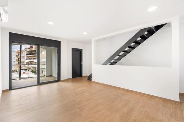 3 slaapkamer Rijtjeshuis te koop in Empuriabrava, Castelló d'Empúries met garage - € 599.000 (Ref: 9005767)