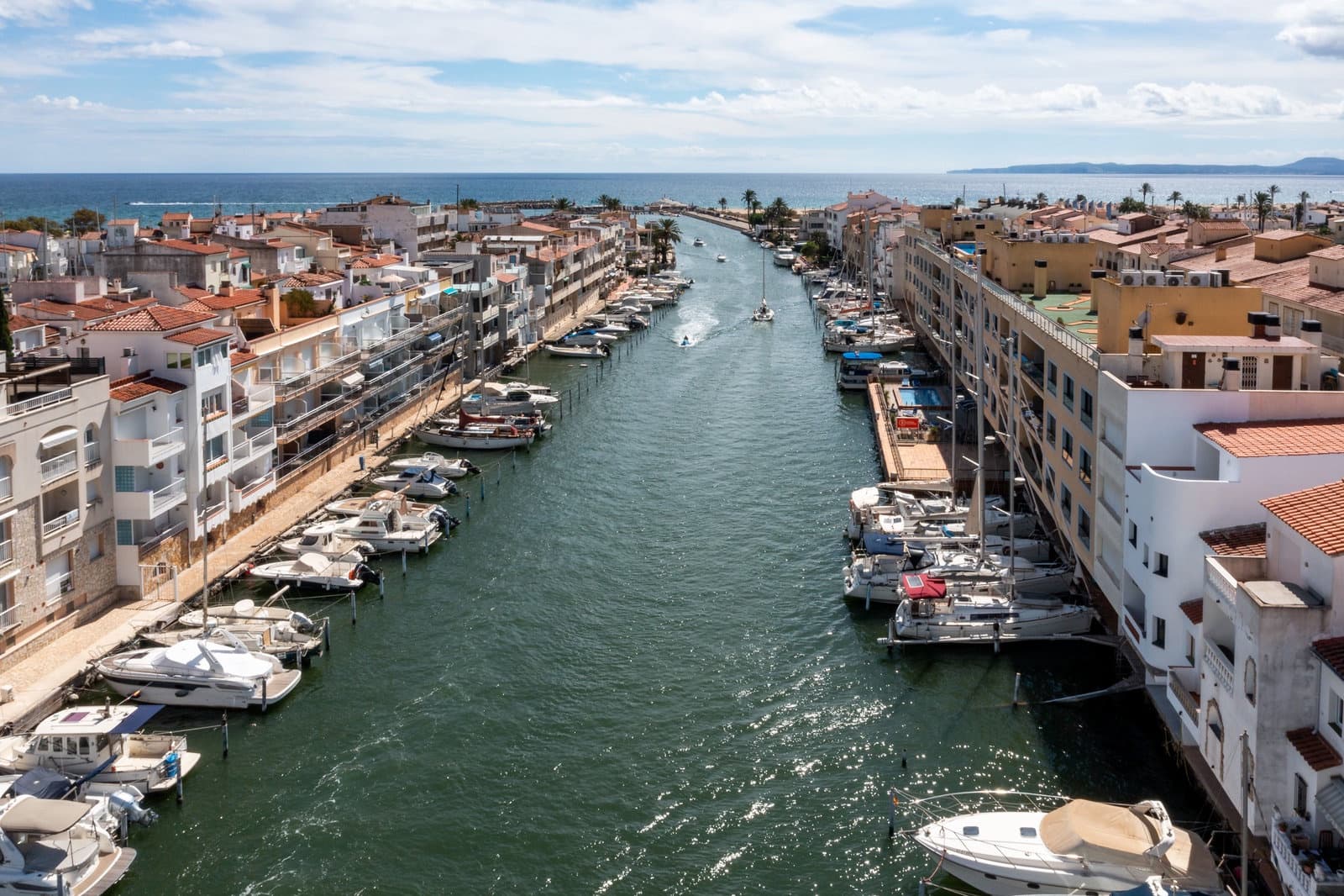 3 sovrum Radhus till salu i Empuriabrava med garage - 599 000 € (Ref: 9005767)