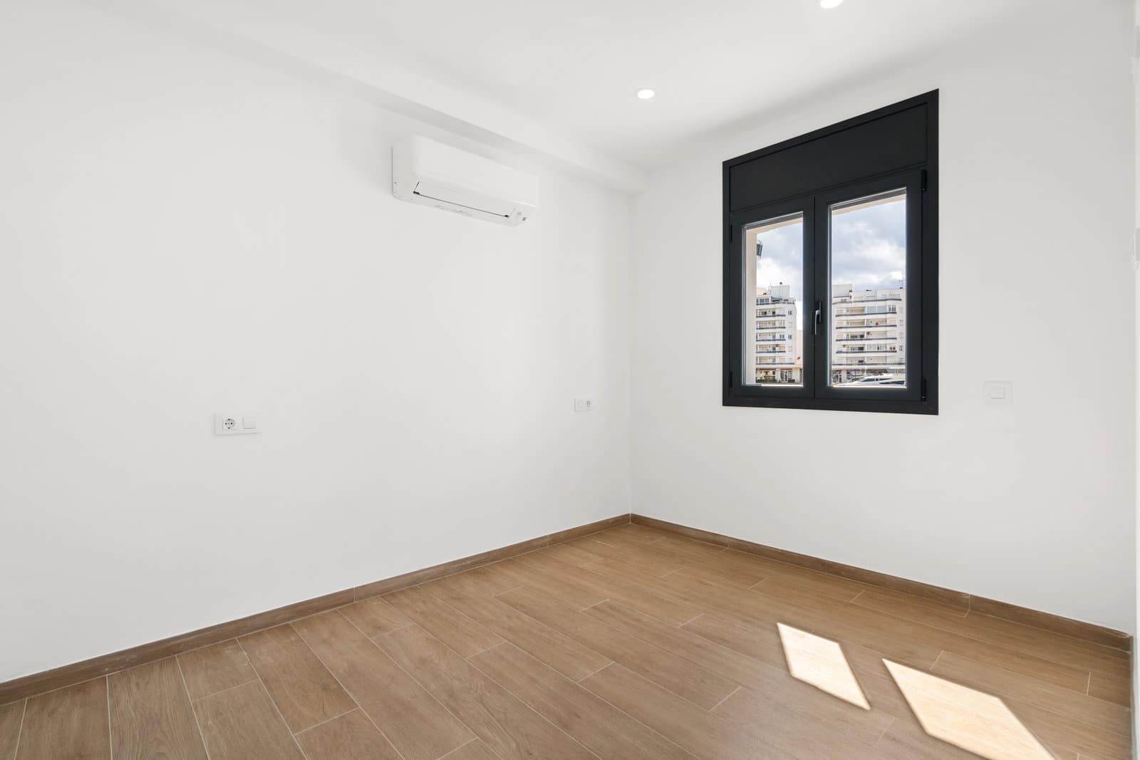 3 sovrum Radhus till salu i Empuriabrava med garage - 599 000 € (Ref: 9005767)