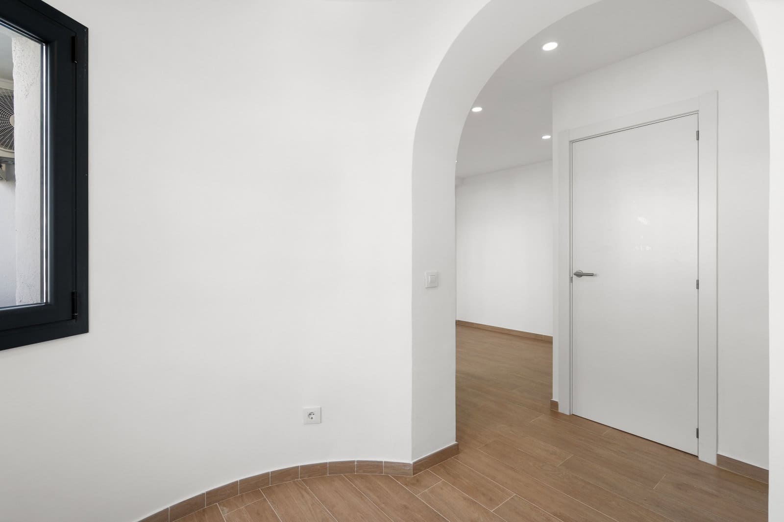 3 sovrum Radhus till salu i Empuriabrava med garage - 599 000 € (Ref: 9005767)