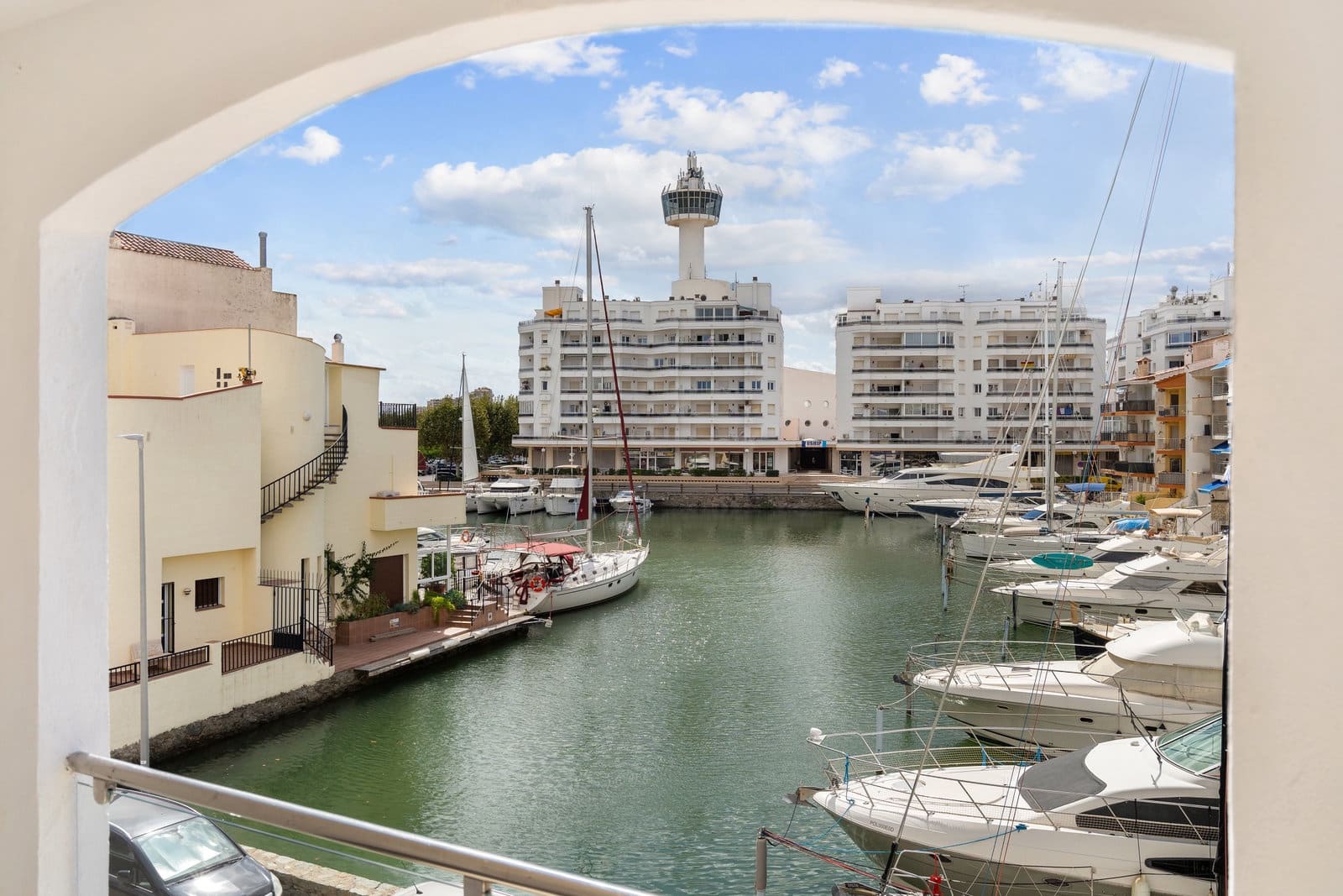 3 sovrum Radhus till salu i Empuriabrava med garage - 599 000 € (Ref: 9005767)