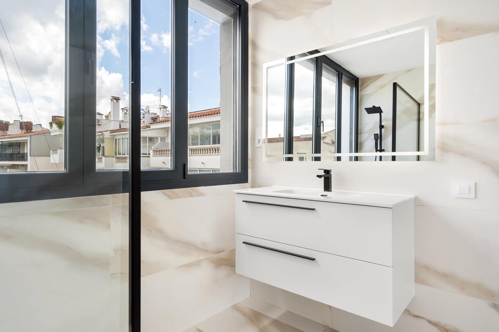 3 sovrum Radhus till salu i Empuriabrava med garage - 599 000 € (Ref: 9005767)