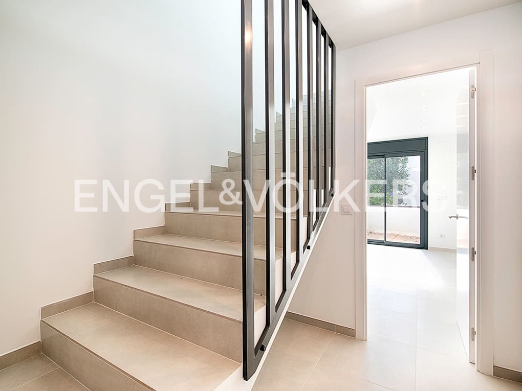 2 soveværelse Rækkehus til salg i Empuriabrava med garage - € 299.000 (Ref: 9005771)