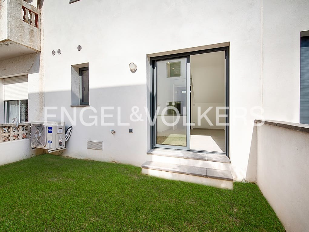 2 soveværelse Rækkehus til salg i Empuriabrava med garage - € 299.000 (Ref: 9005771)