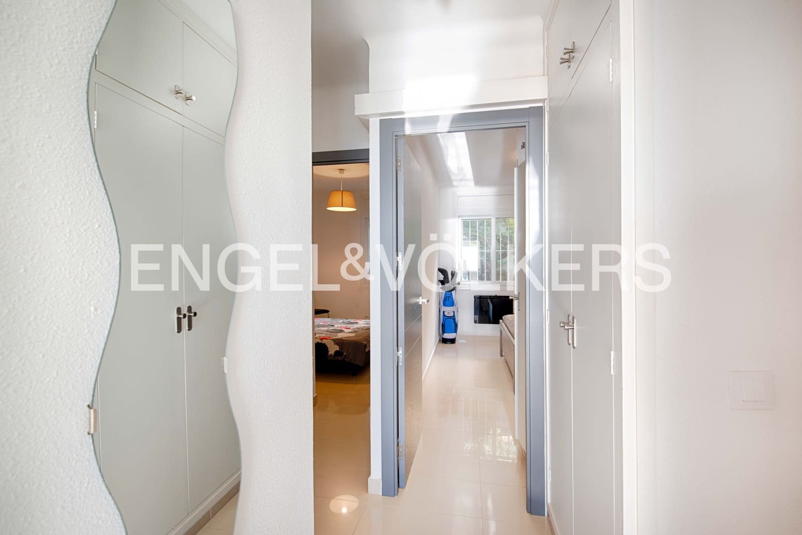 2 soveværelse Lejlighed til salg i Roses med garage - € 395.000 (Ref: 9005772)