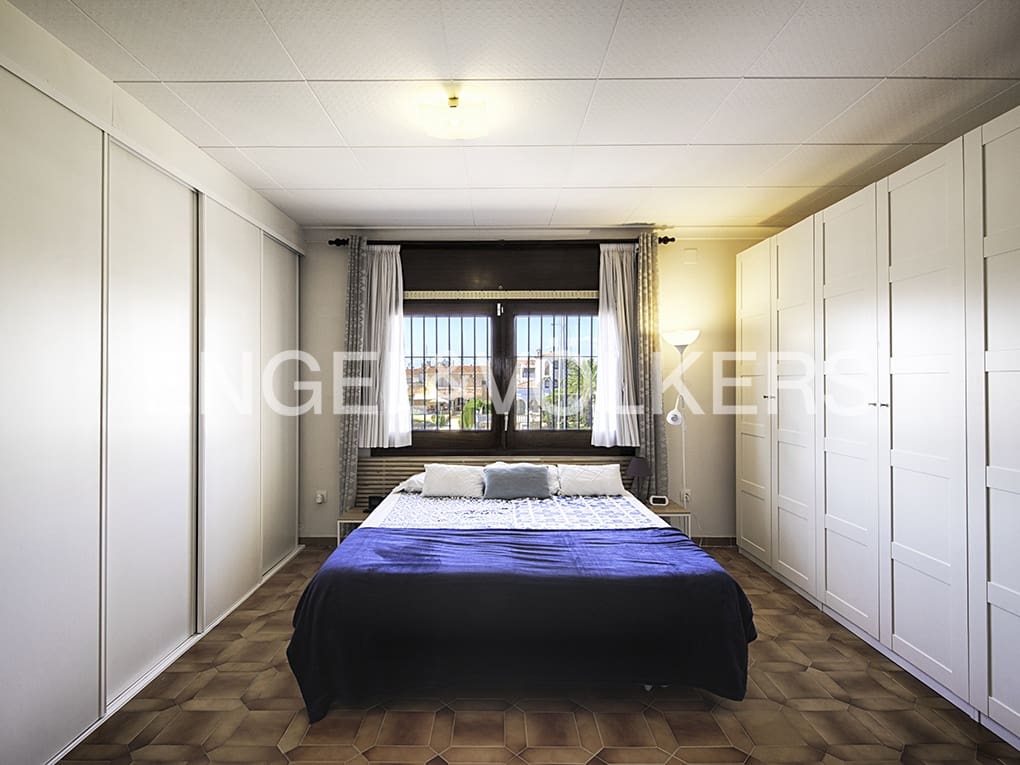 5 soveværelse Villa til salg i Empuriabrava med swimmingpool garage - € 2.250.000 (Ref: 9005774)