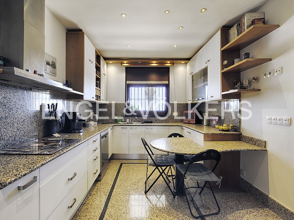 5 soveværelse Villa til salg i Empuriabrava med swimmingpool garage - € 2.250.000 (Ref: 9005774)