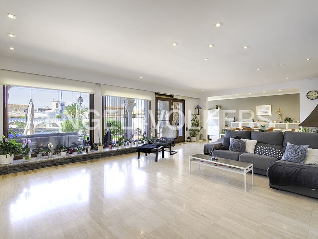 5 soveværelse Villa til salg i Empuriabrava med swimmingpool garage - € 2.250.000 (Ref: 9005774)