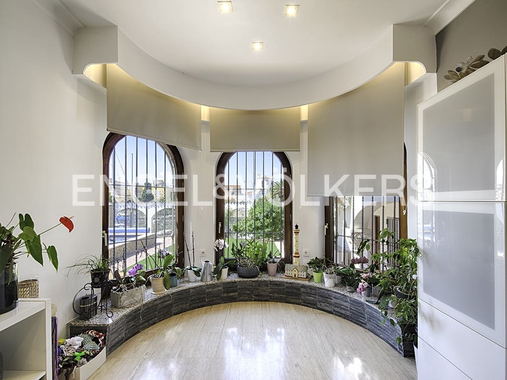 5 soveværelse Villa til salg i Empuriabrava med swimmingpool garage - € 2.250.000 (Ref: 9005774)