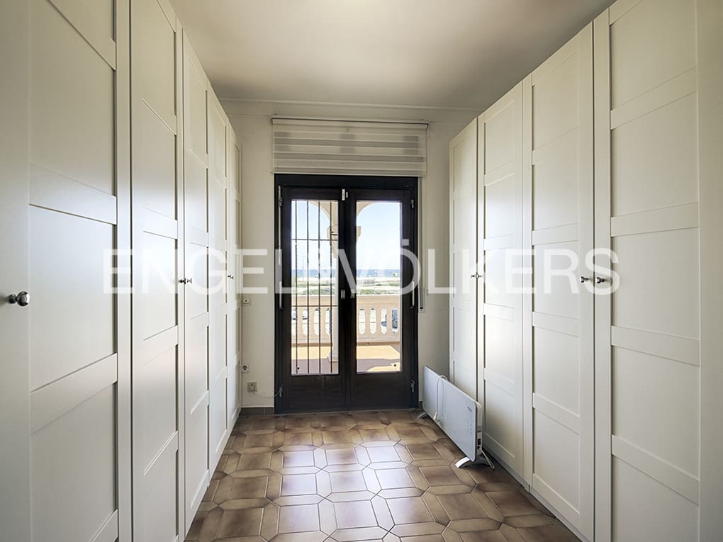 5 soveværelse Villa til salg i Empuriabrava med swimmingpool garage - € 2.250.000 (Ref: 9005774)