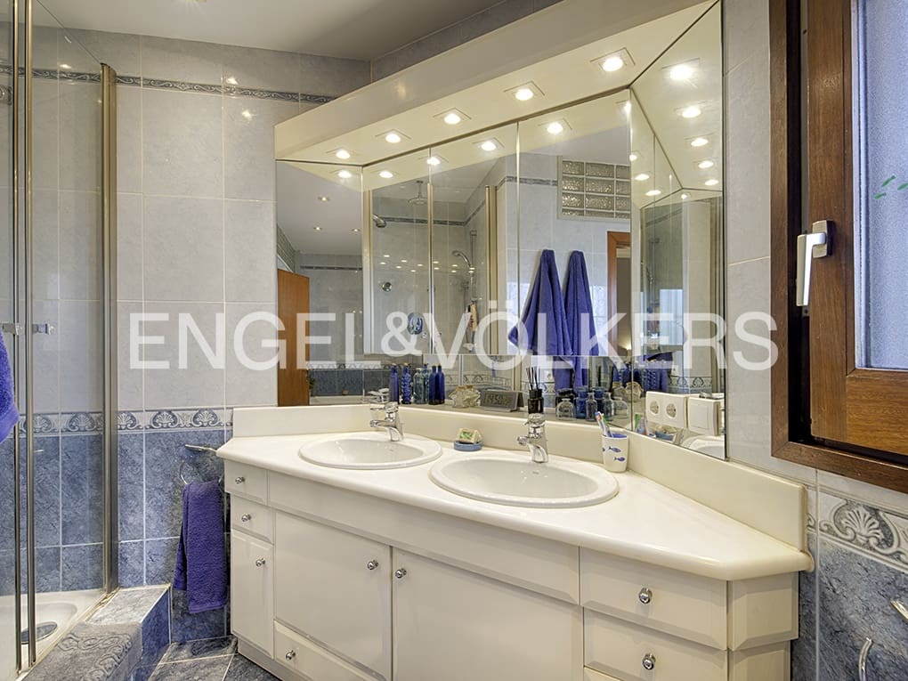 5 soveværelse Villa til salg i Empuriabrava med swimmingpool garage - € 2.250.000 (Ref: 9005774)