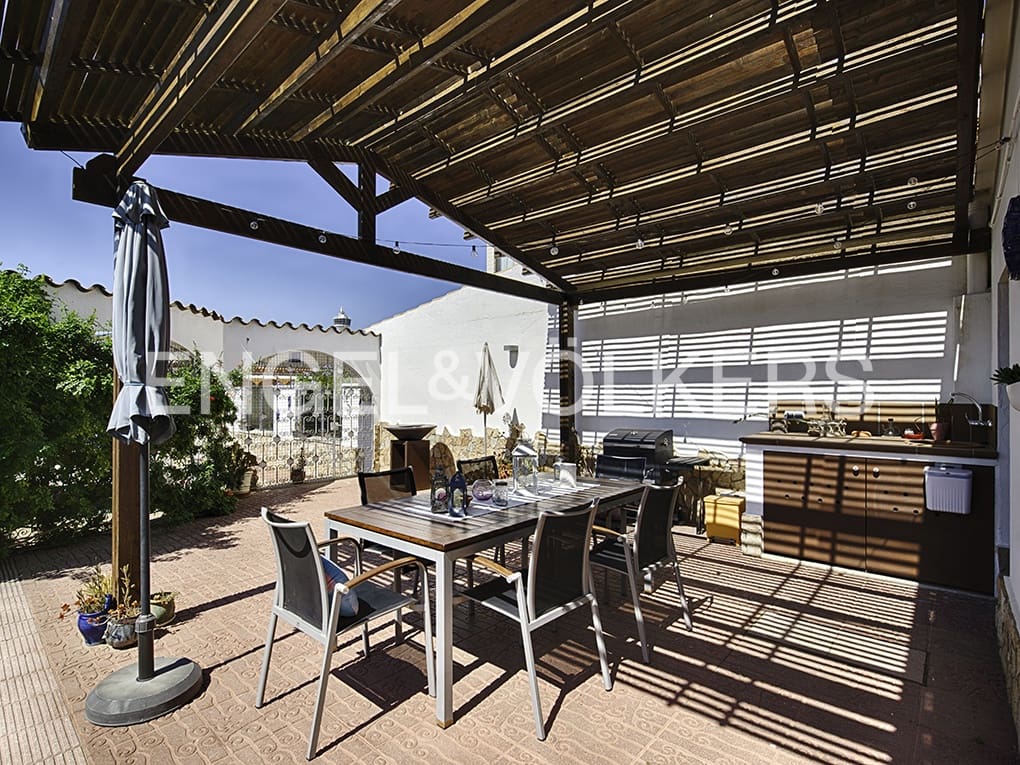 5 soveværelse Villa til salg i Empuriabrava med swimmingpool garage - € 2.250.000 (Ref: 9005774)